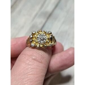 1970s gold nugget ring 14ktge with a cluster of 7 diamonds in center and 4 11.5